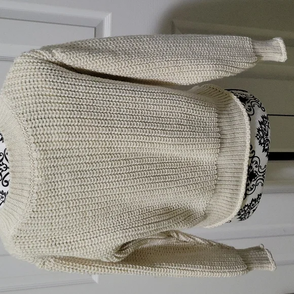 Cream sweater - Picture 2 of 5